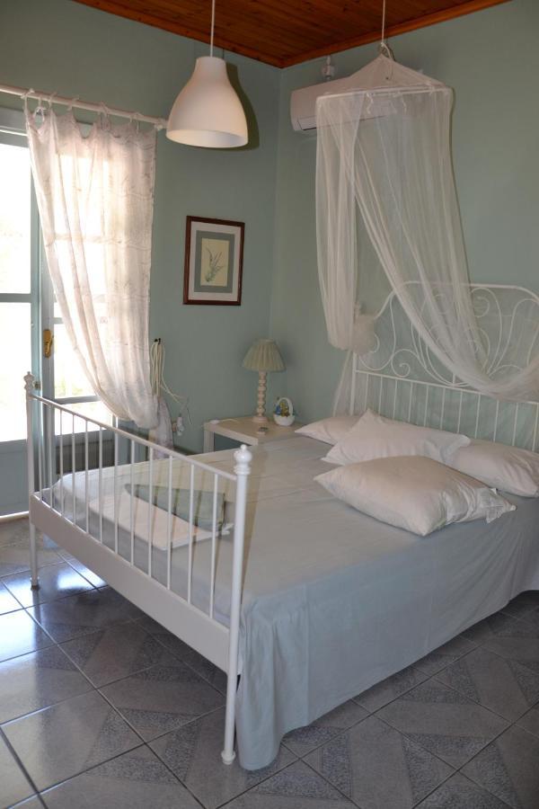 Mihaila Seaside: 2 Bedroom Bungalows Kefalonia Spartia  Ngoại thất bức ảnh